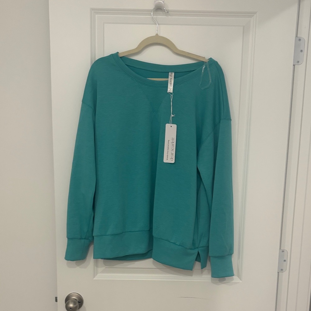 NWT Women's Teal Set